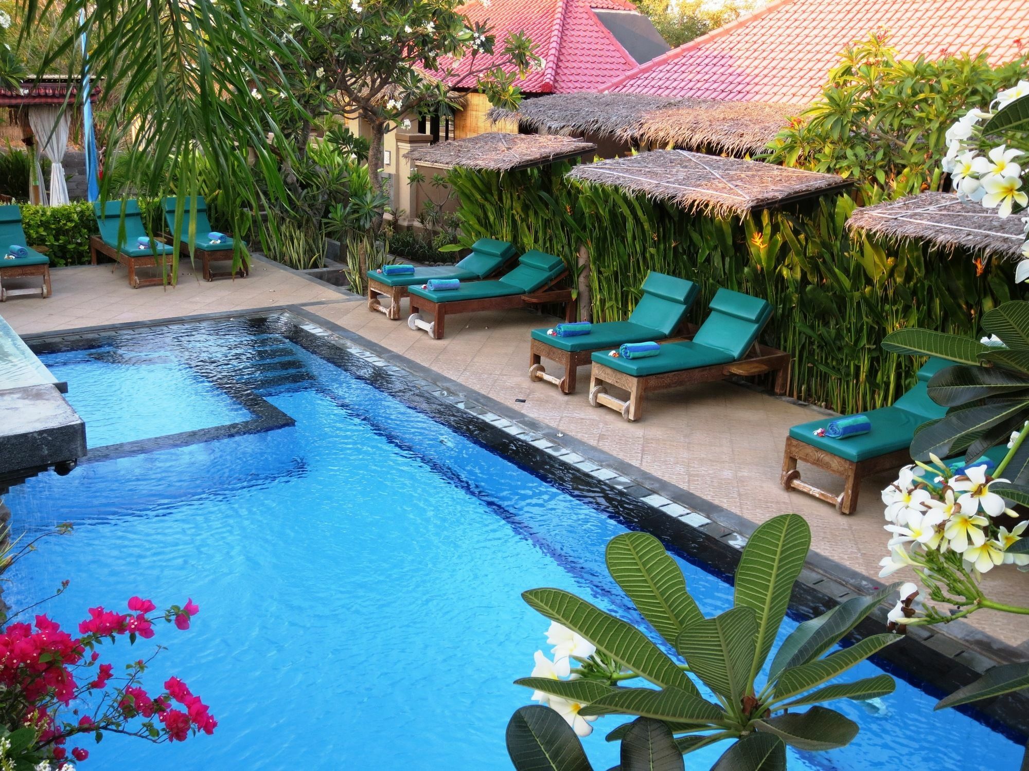 Taruna Boutique & Wisma tamu Pemuteran (Bali)